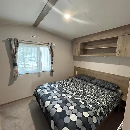 Caravansleeps4-beachfront-garden-patio *